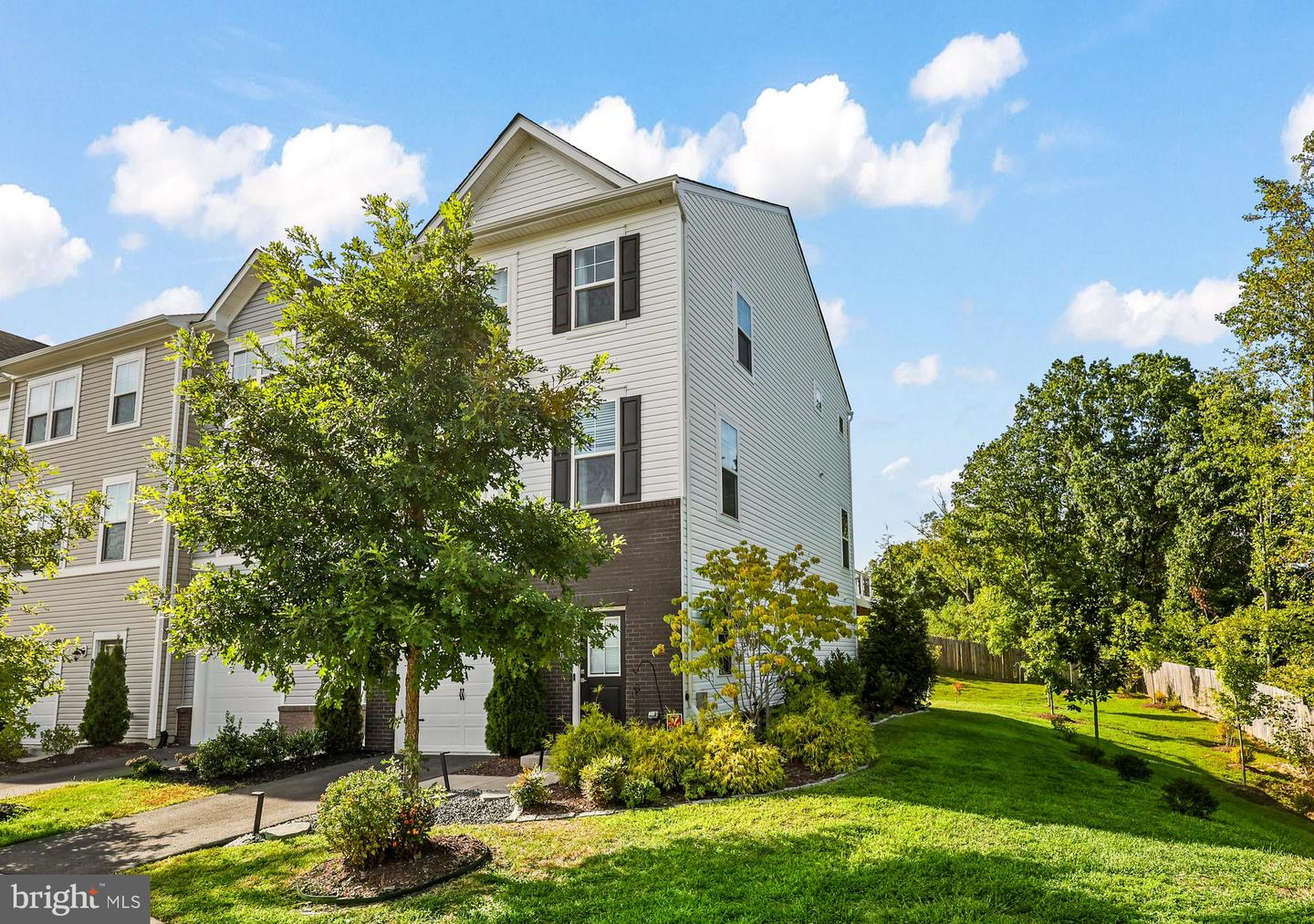 Photo 2 of 35 of 200 Barnwell Dr townhome