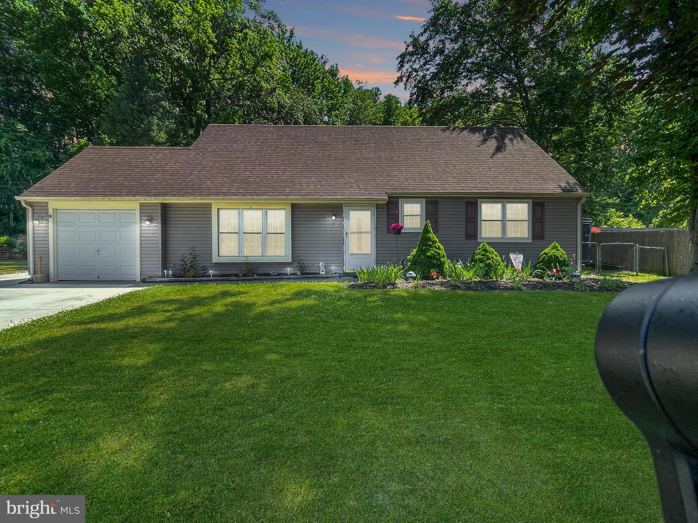 Photo 1 of 35 of 17 Whitlow Dr house
