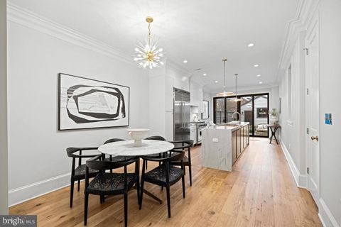 Townhouse in Washington DC 1451 Chapin STREET 5.jpg