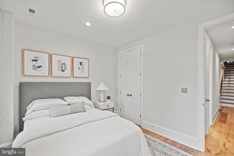 Townhouse in Washington DC 1451 Chapin STREET 22.jpg