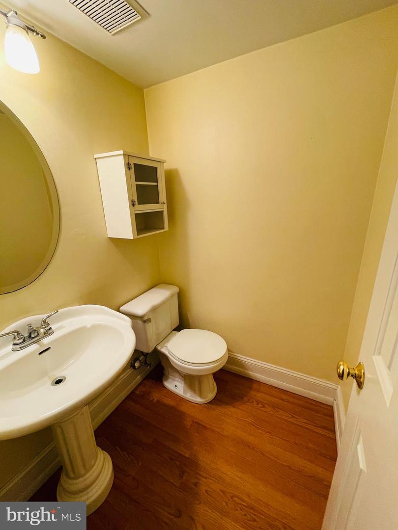 Photo 5 of 31 of 168 Providence Forge Rd townhome
