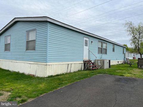 Manufactured Home in Morrisville PA 5046 Garner DRIVE.jpg