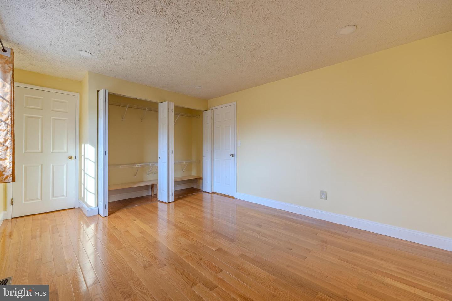 Photo 18 of 46 of 13630 Bellerose Dr house