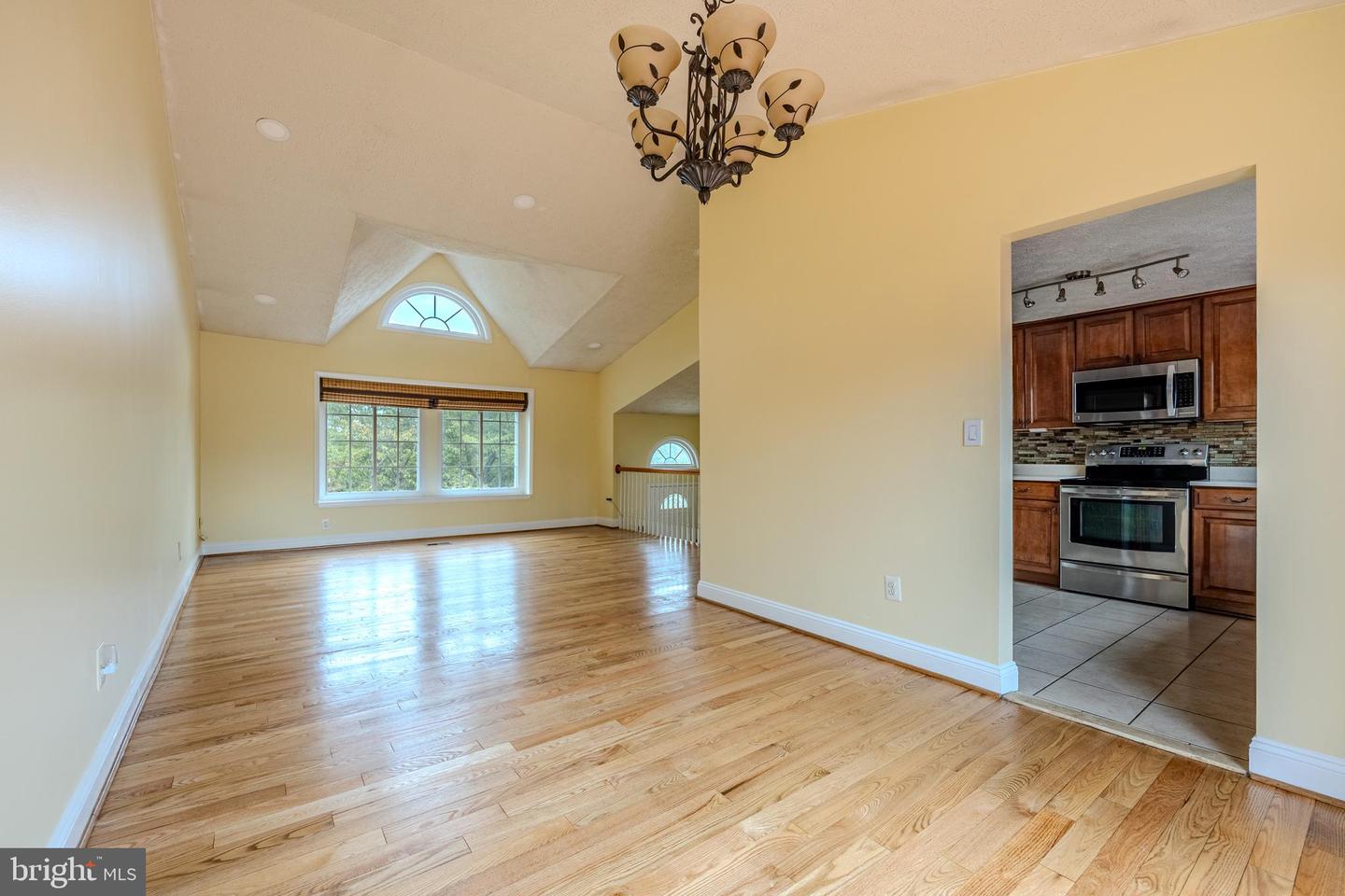 Photo 7 of 46 of 13630 Bellerose Dr house