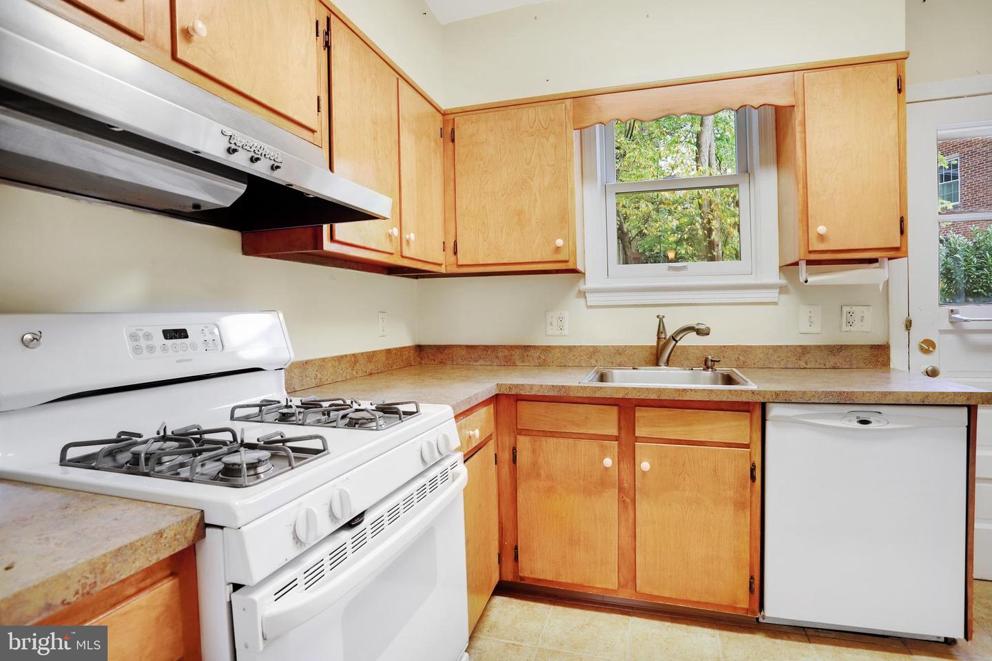 4210 Alton Place, Washington, District of Columbia image 12