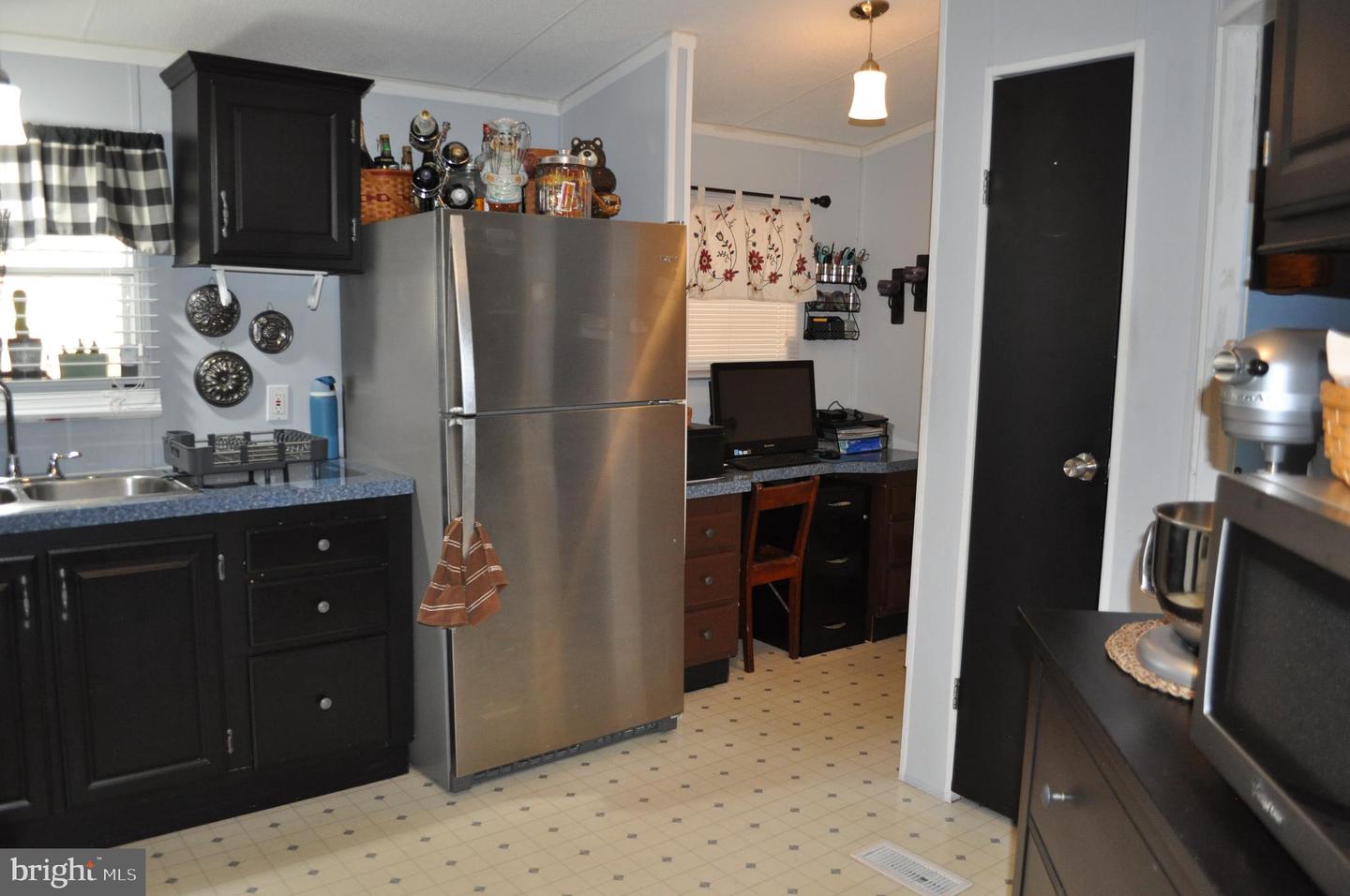 Photo 8 of 14 of 48 N Barry Ave mobile home