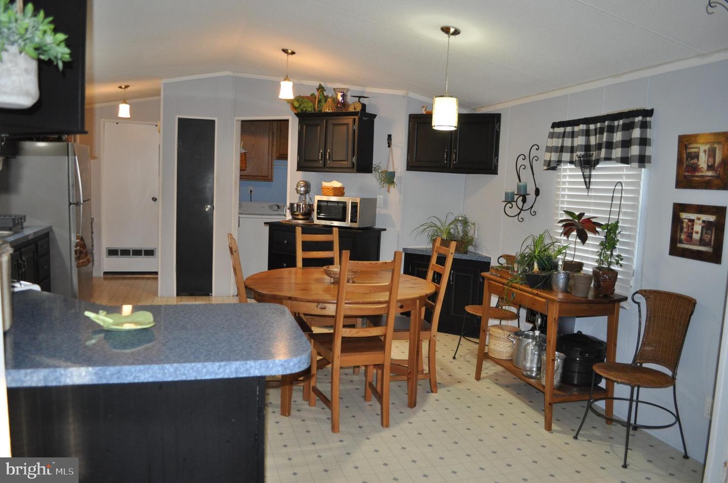 Photo 3 of 14 of 48 N Barry Ave mobile home