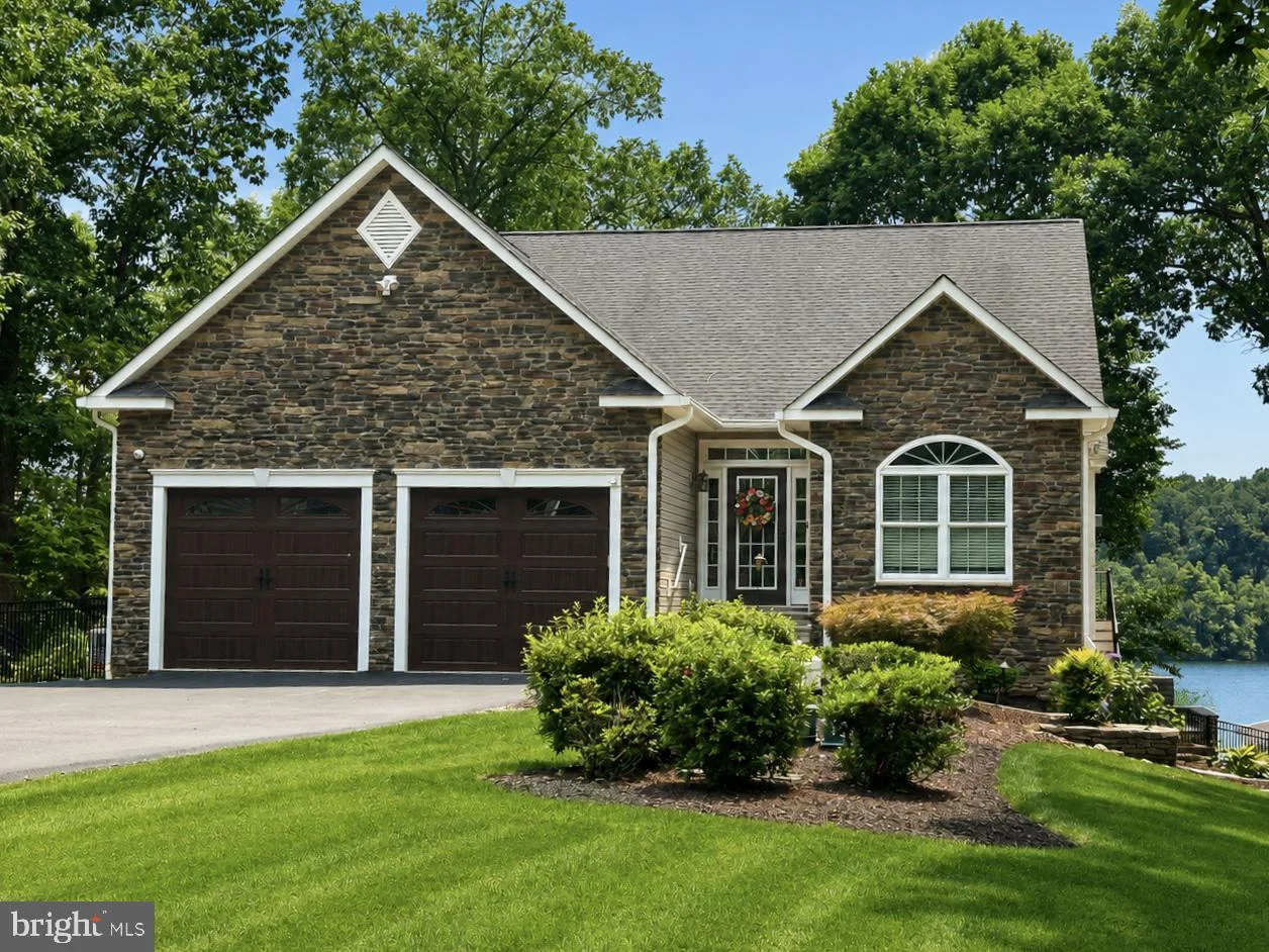 13420 Black Walnut Lane