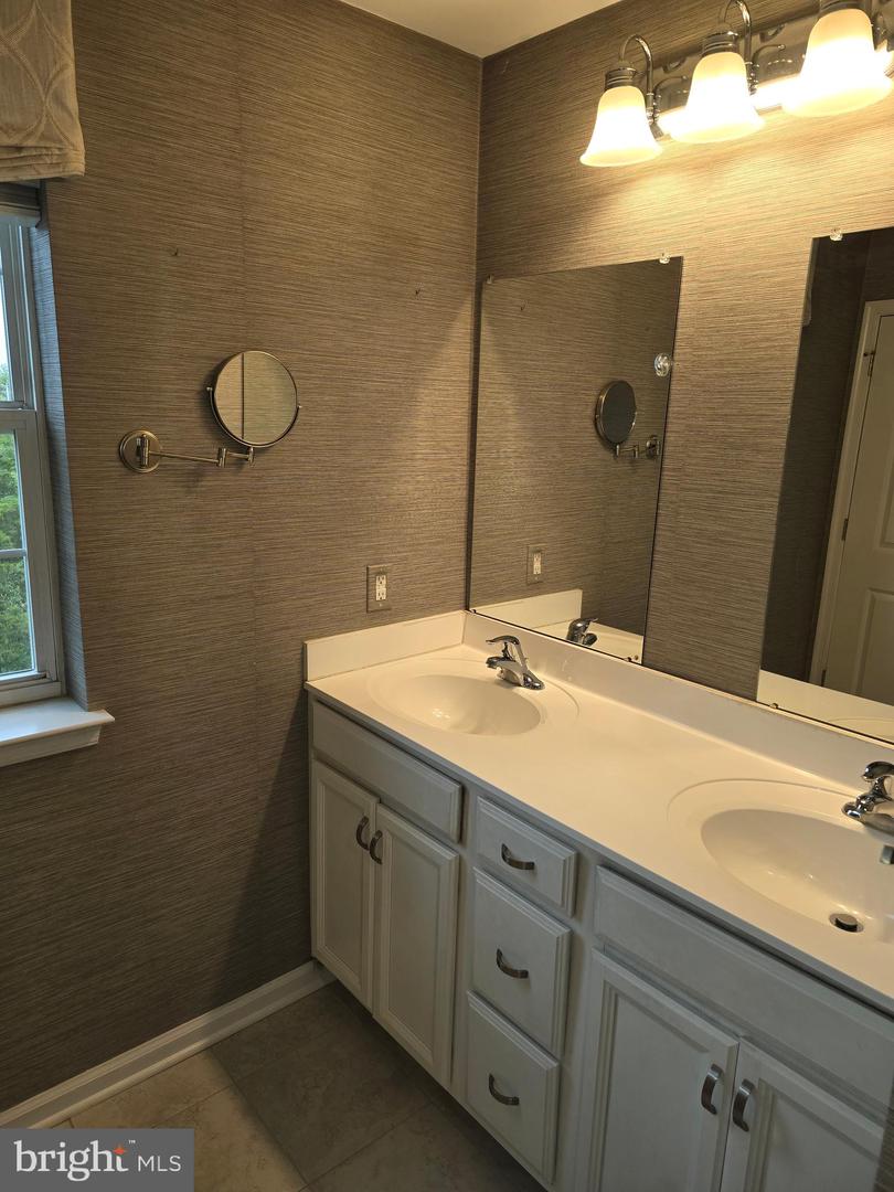 Photo 48 of 56 of 100 Edgewater Ct townhome
