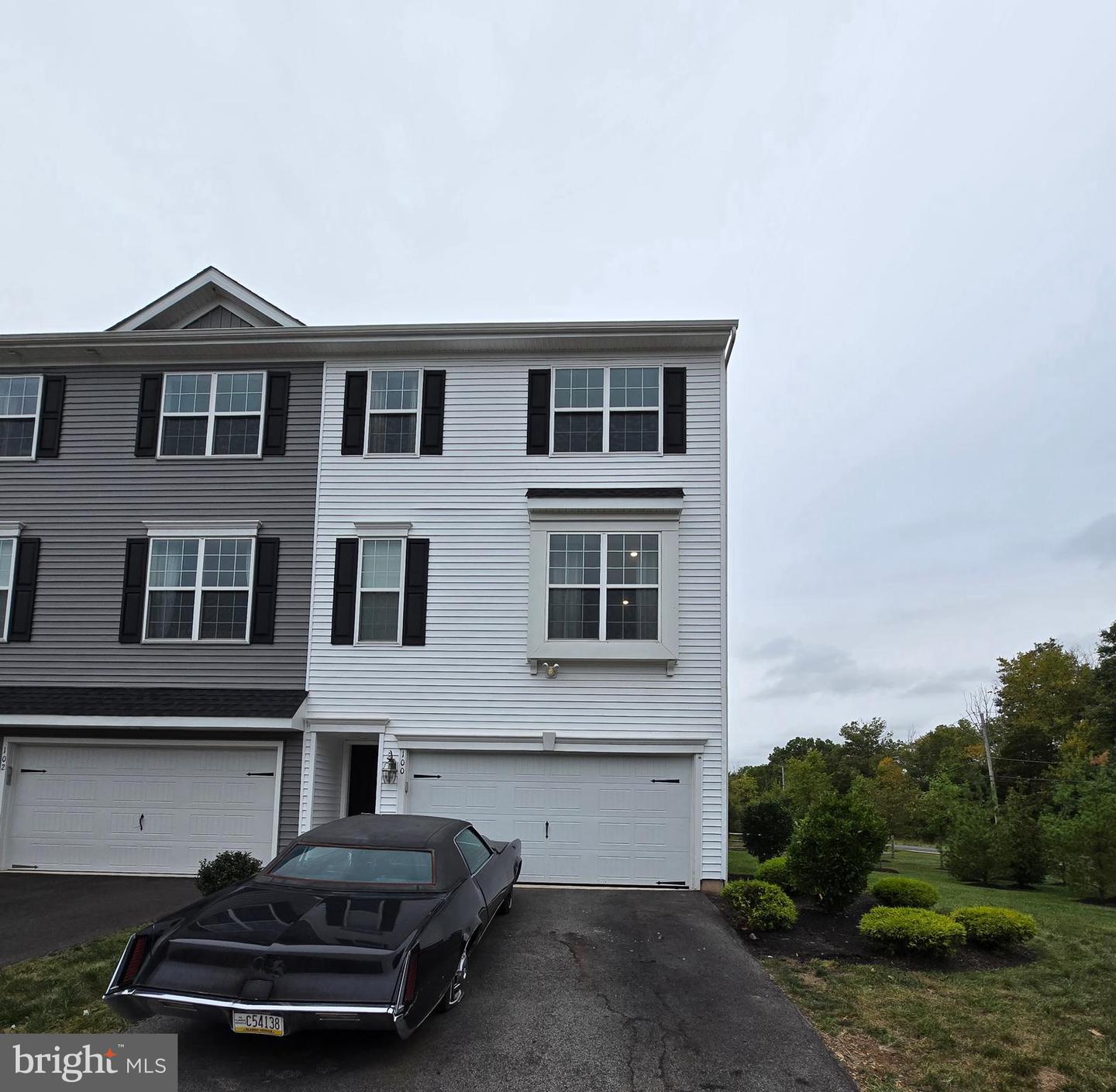 View Quakertown, PA 18951 townhome