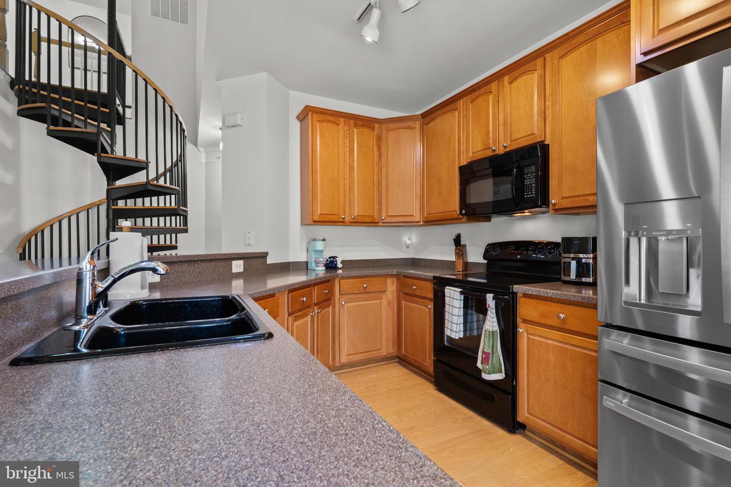 Photo 13 of 54 of 1507 Broadneck Pl #403 condo