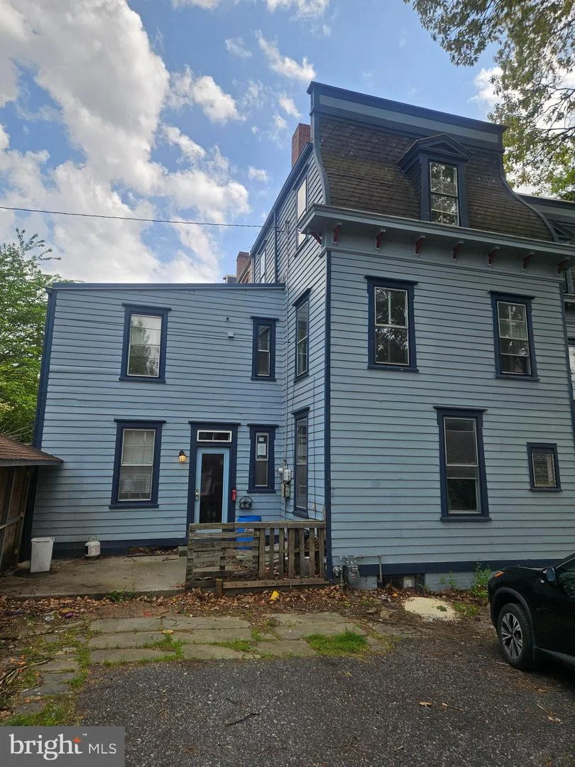 251 S 4th Street