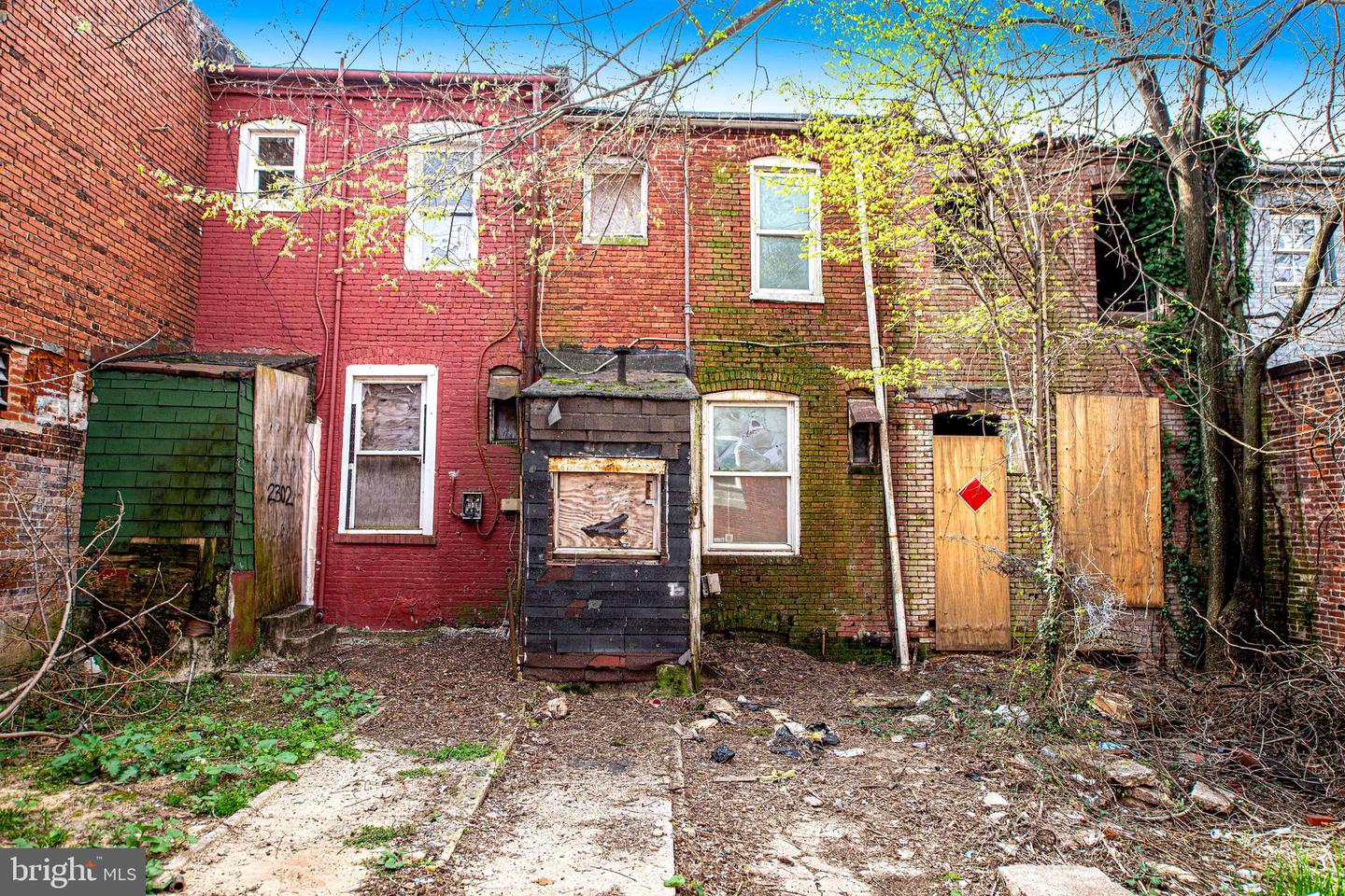 Photo 17 of 19 of 2304 W Baltimore St townhome