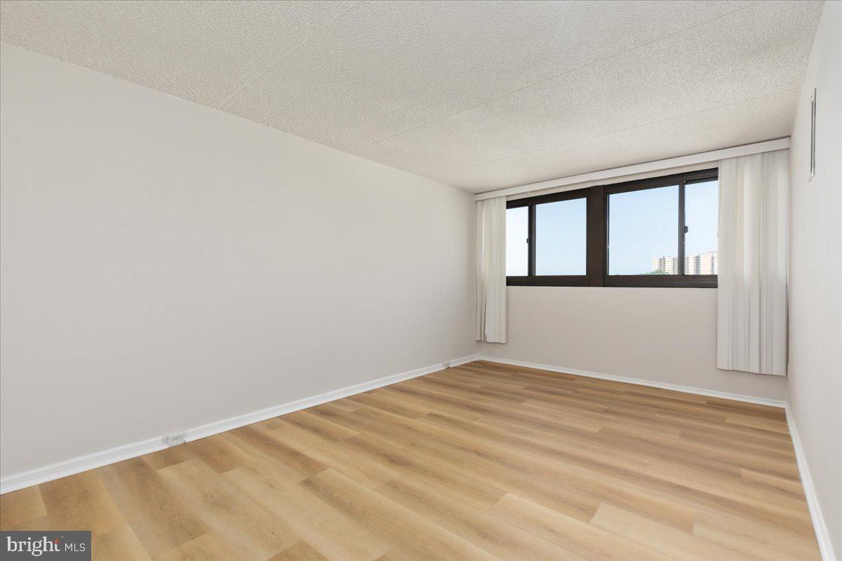 Photo 11 of 41 of 5911 Edsall Rd #1104 condo