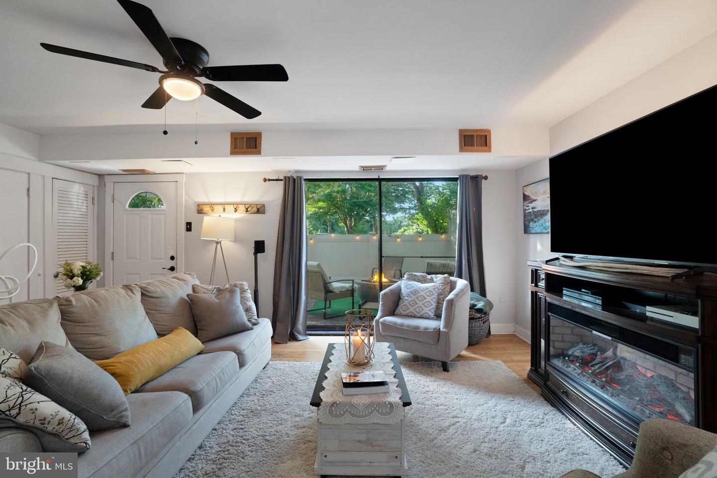 Photo 8 of 36 of 1518 Manley Rd #A2 townhome