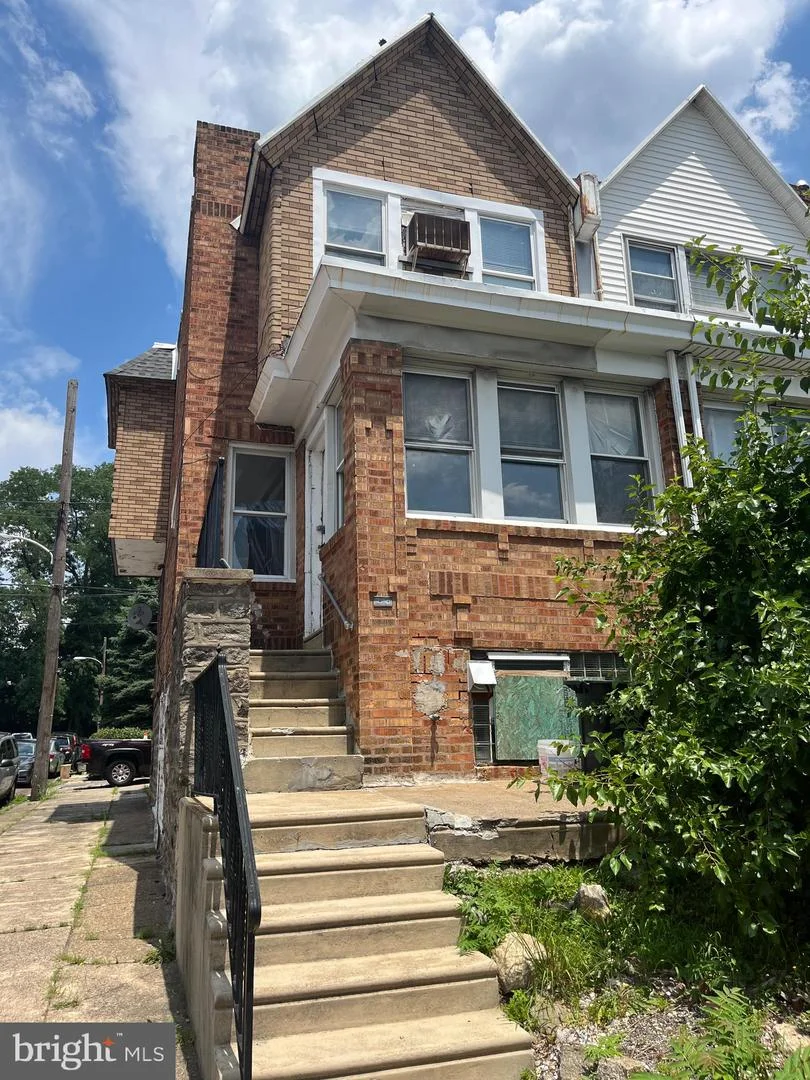 179 W Godfrey Avenue