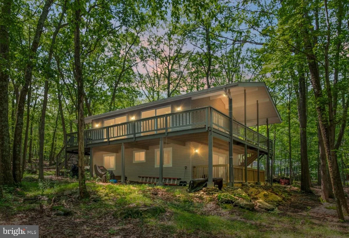 205 Mountain View Dr Dr, Lords Valley, PA, 18428
