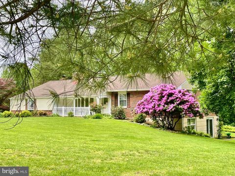 Single Family Residence in Glen Mills PA 116 Ivy LANE.jpg