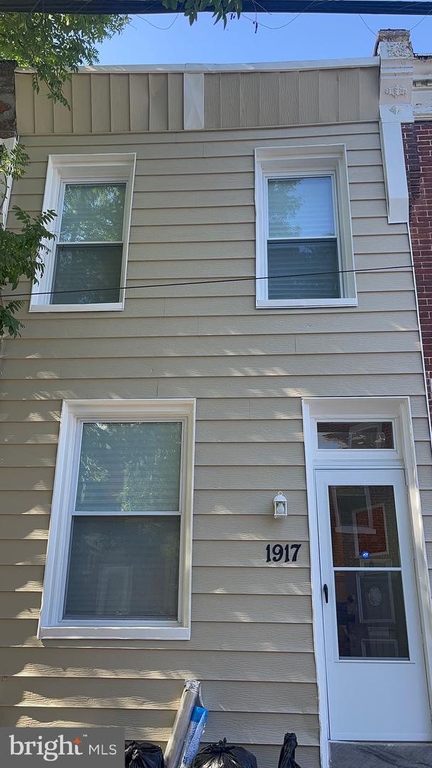 View Philadelphia, PA 19140 townhome