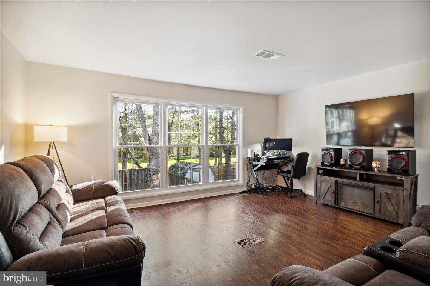 Photo 10 of 25 of 16 Farnsworth Rd townhome