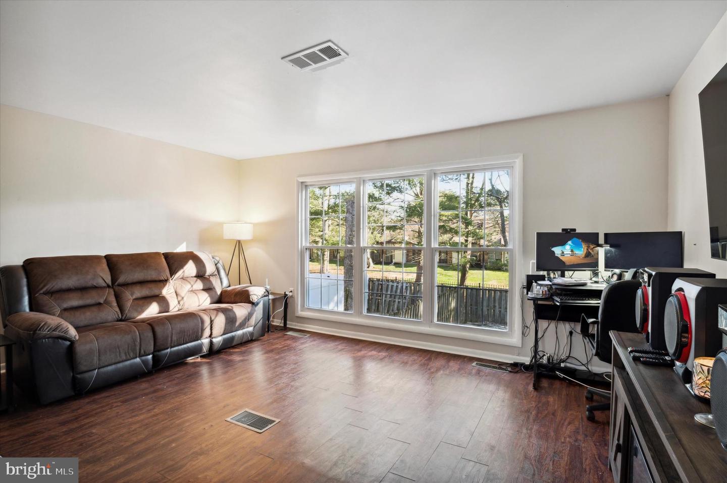 Photo 11 of 25 of 16 Farnsworth Rd townhome
