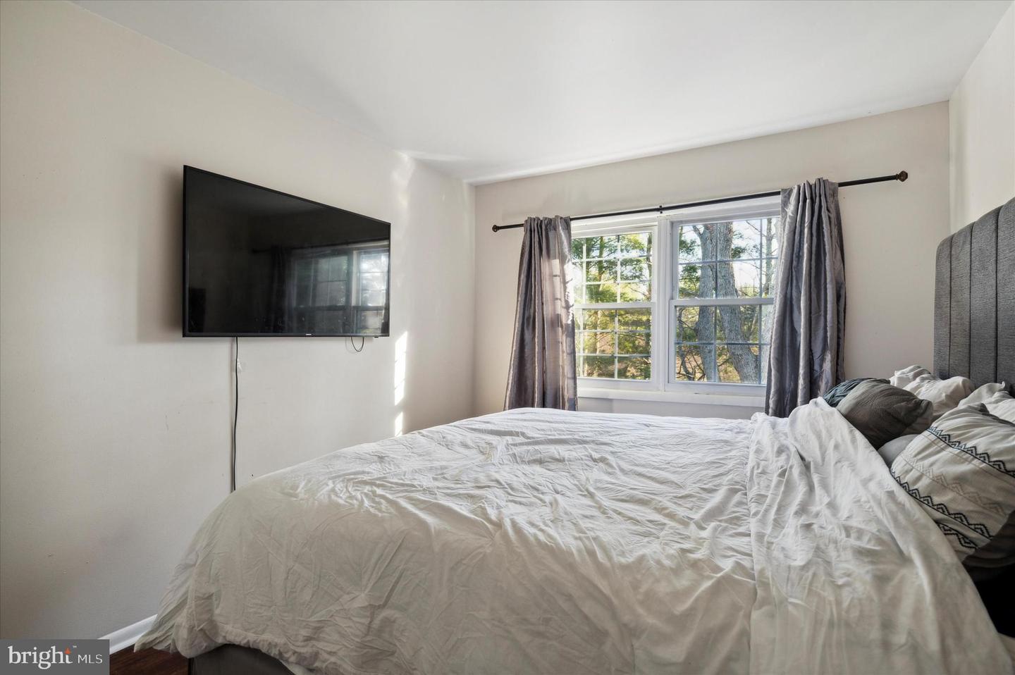 Photo 6 of 25 of 16 Farnsworth Rd townhome