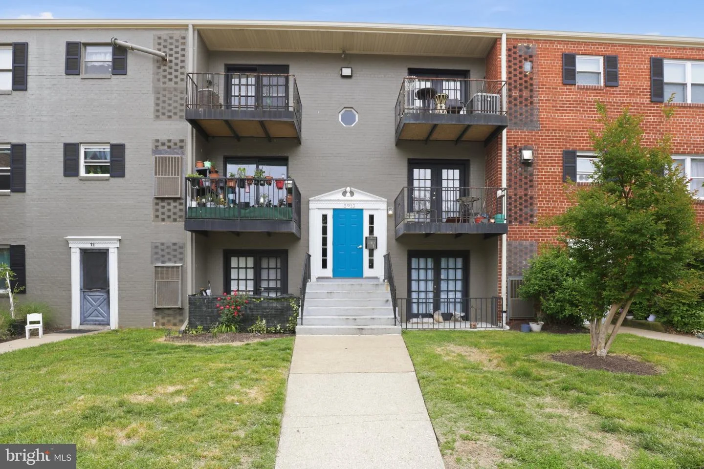 5913 Mayflower Court Unit 101