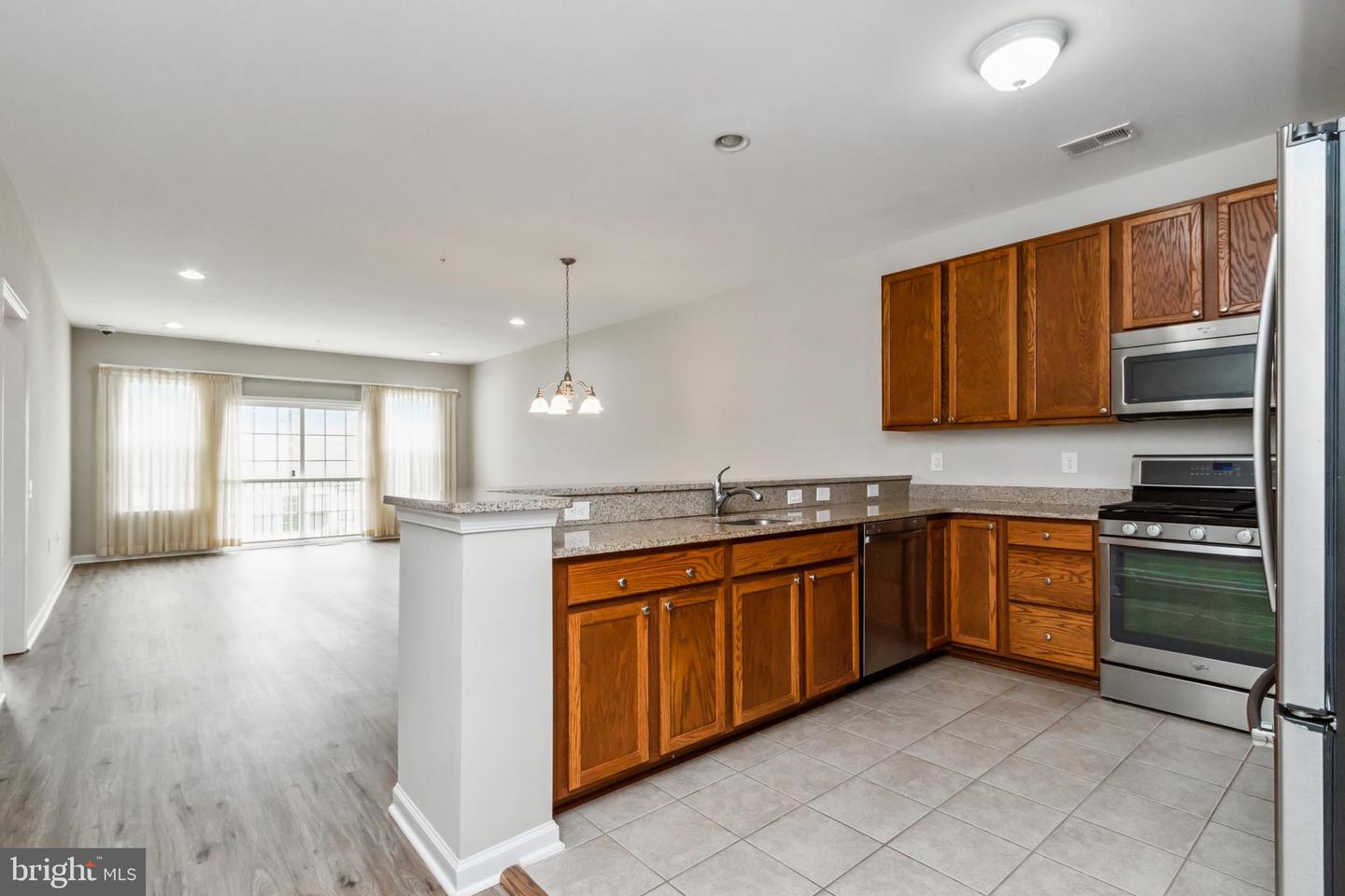 Photo 8 of 28 of 115 Ambrose Ln townhome