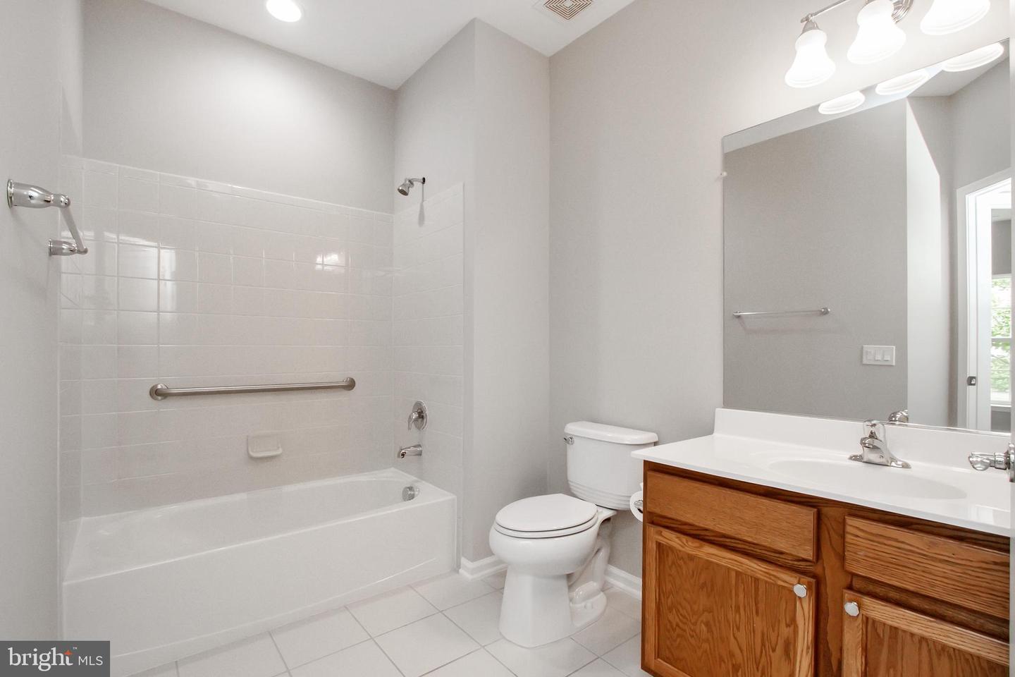 Photo 6 of 28 of 115 Ambrose Ln townhome