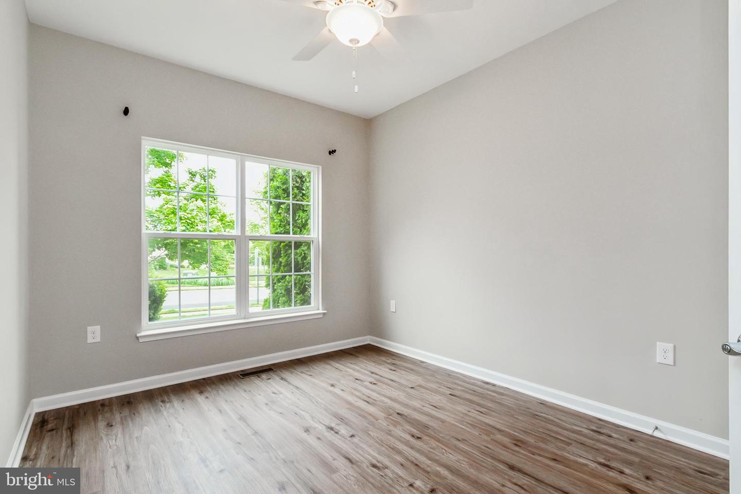 Photo 5 of 28 of 115 Ambrose Ln townhome