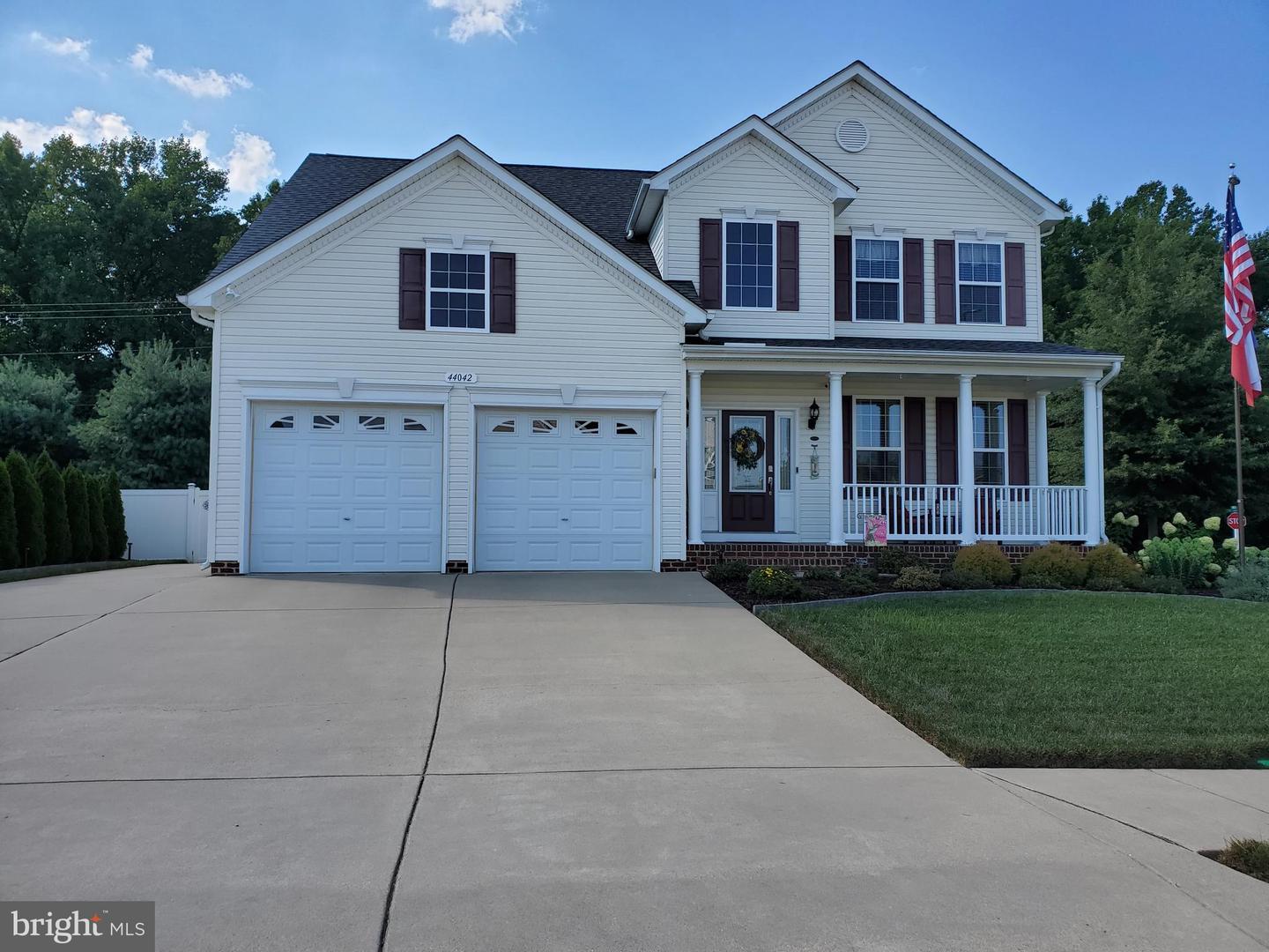Photo 2 of 15 of 44042 W Mervell Ct house