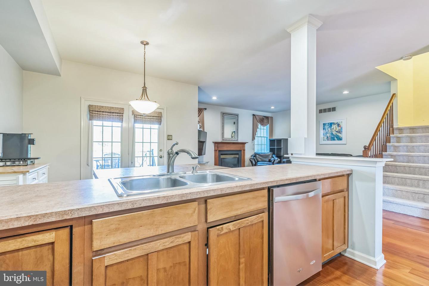 Photo 8 of 28 of 103 Durham Ct townhome