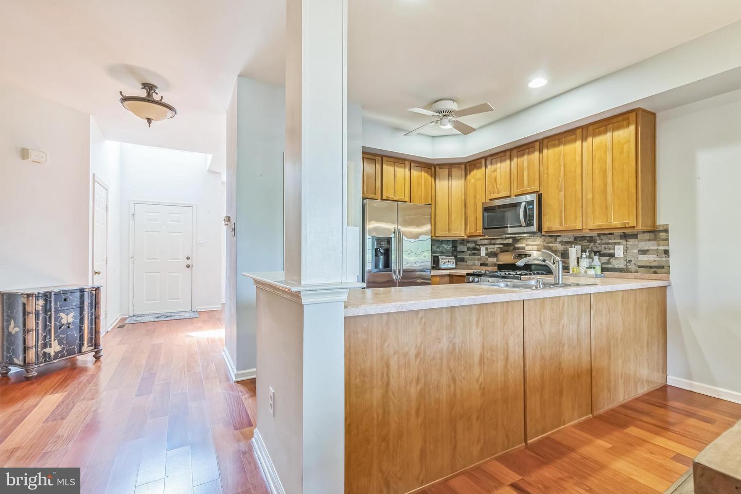 Photo 5 of 28 of 103 Durham Ct townhome