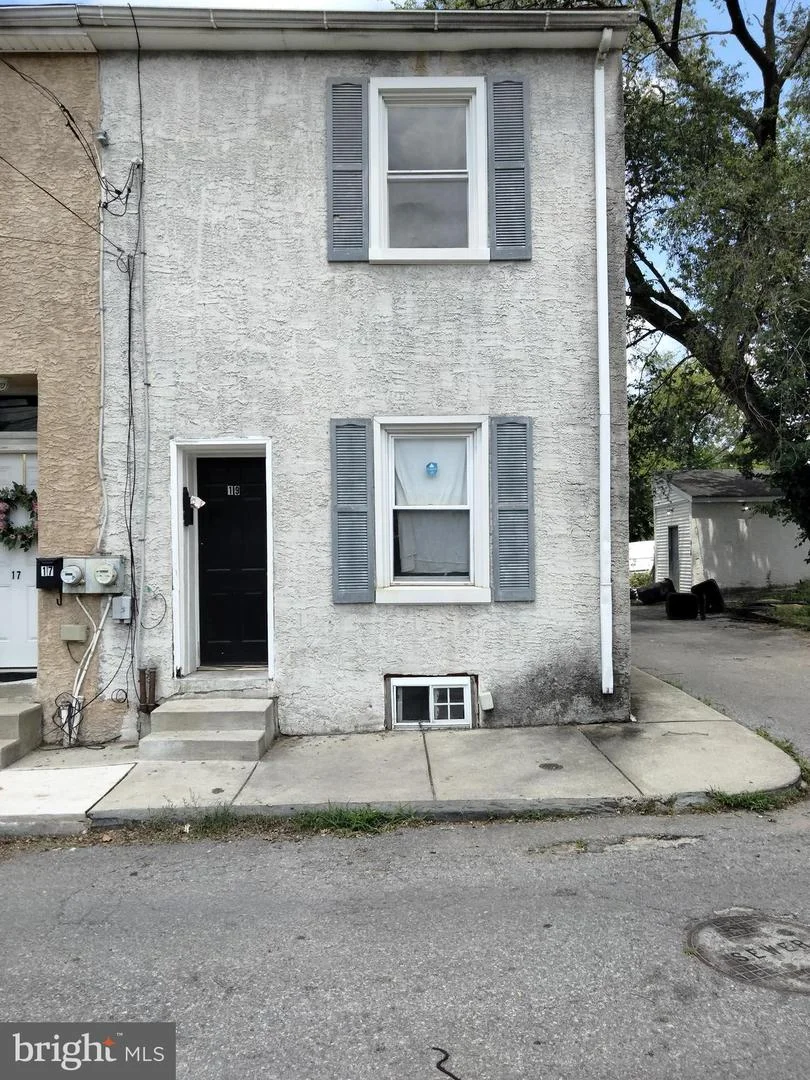 19 Roberts Alley