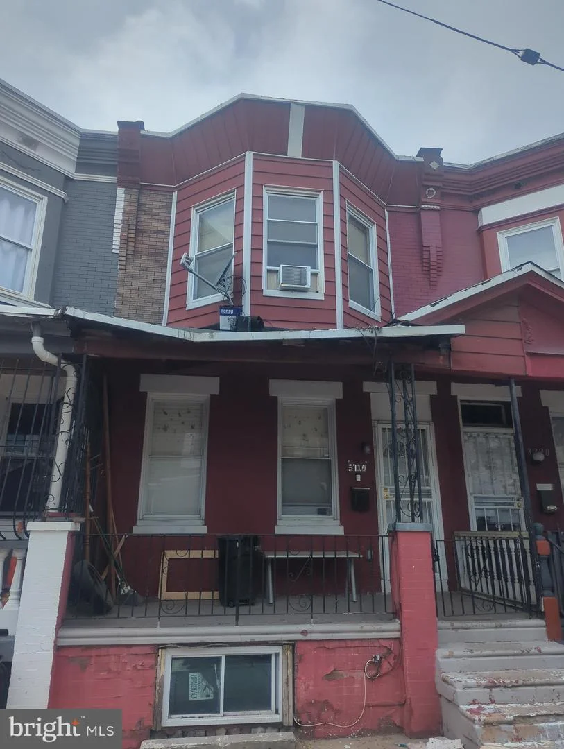 3718 N Darien Street