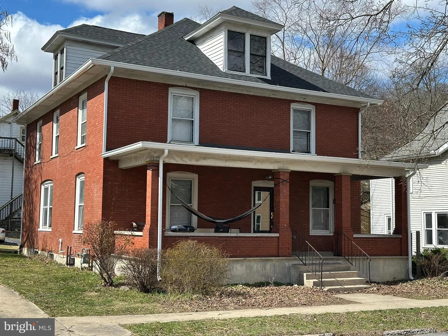 67 Fairview Street N