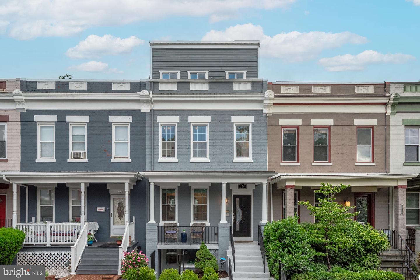 View Washington, DC 20010 townhome