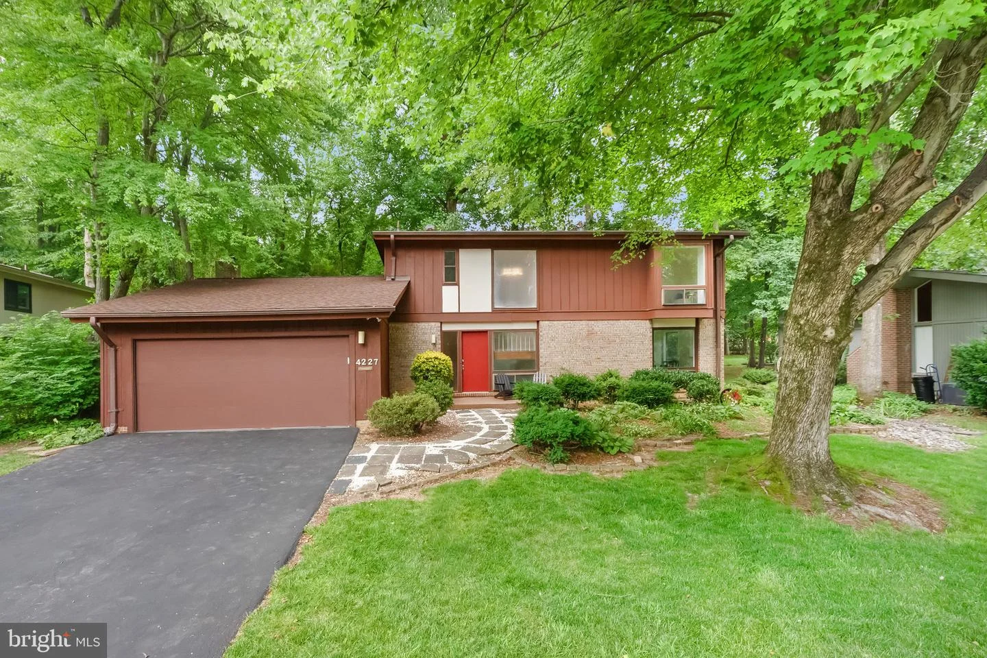 4227 Elizabeth Lane