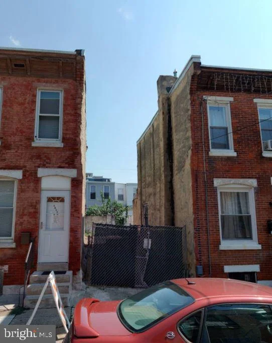 1915 E Harold Street
