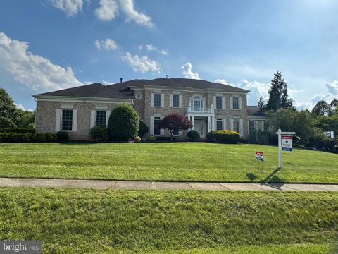 Single Family Residence in Potomac MD 12534 Grey Fox LANE.jpg