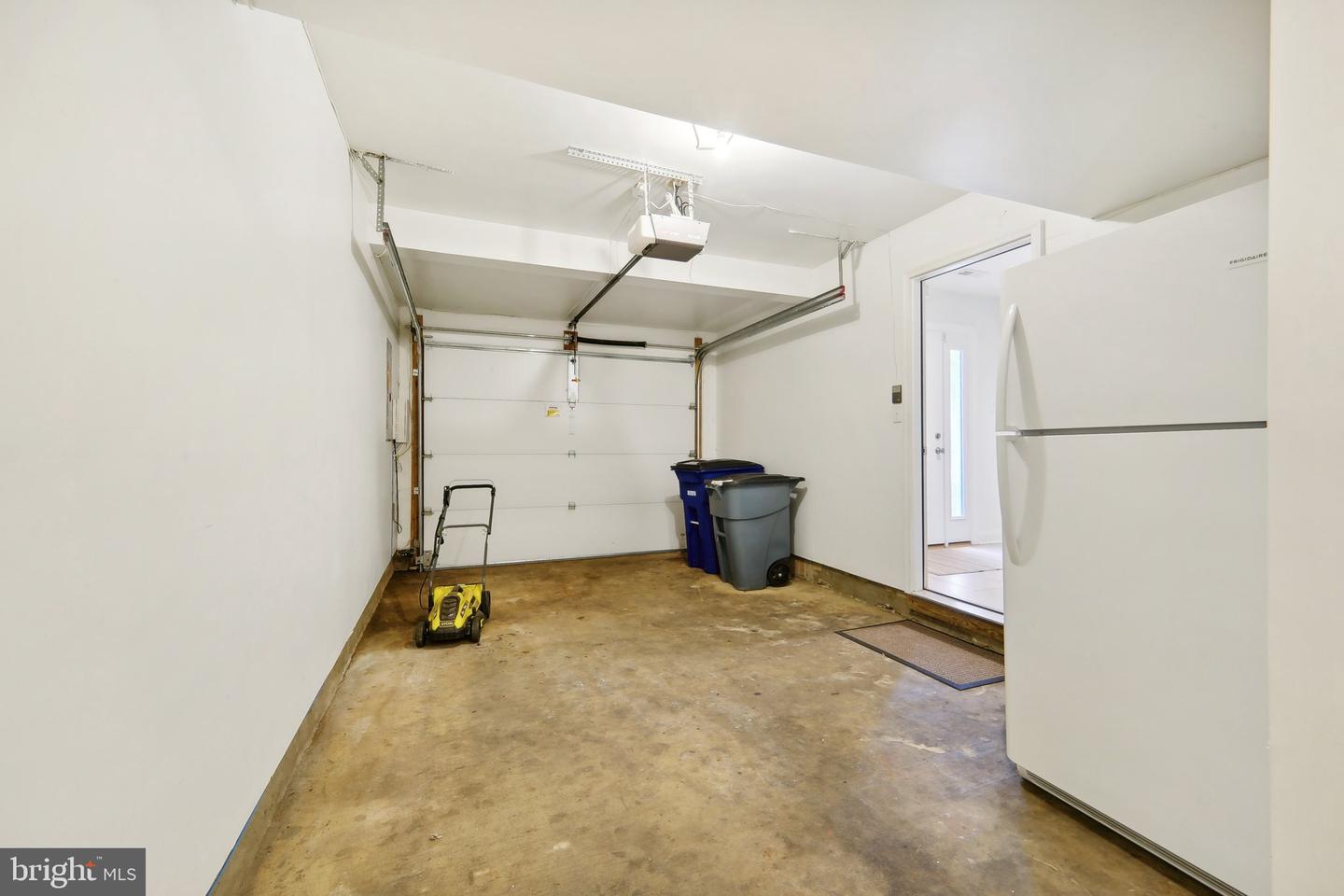 Photo 36 of 44 of 8410 Oak Bush Ter townhome