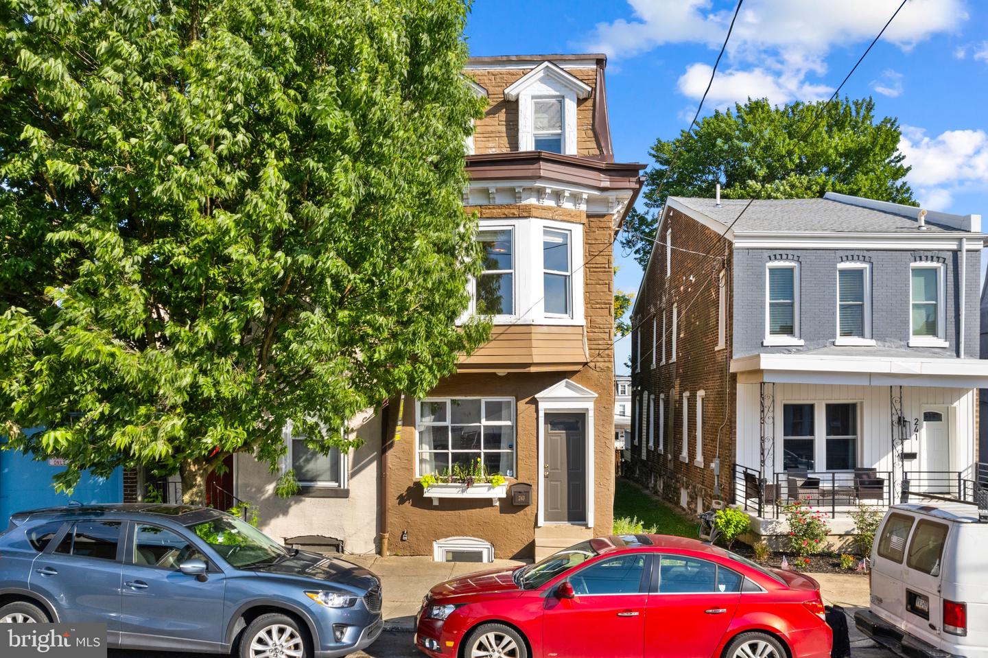 View Philadelphia, PA 19128 townhome