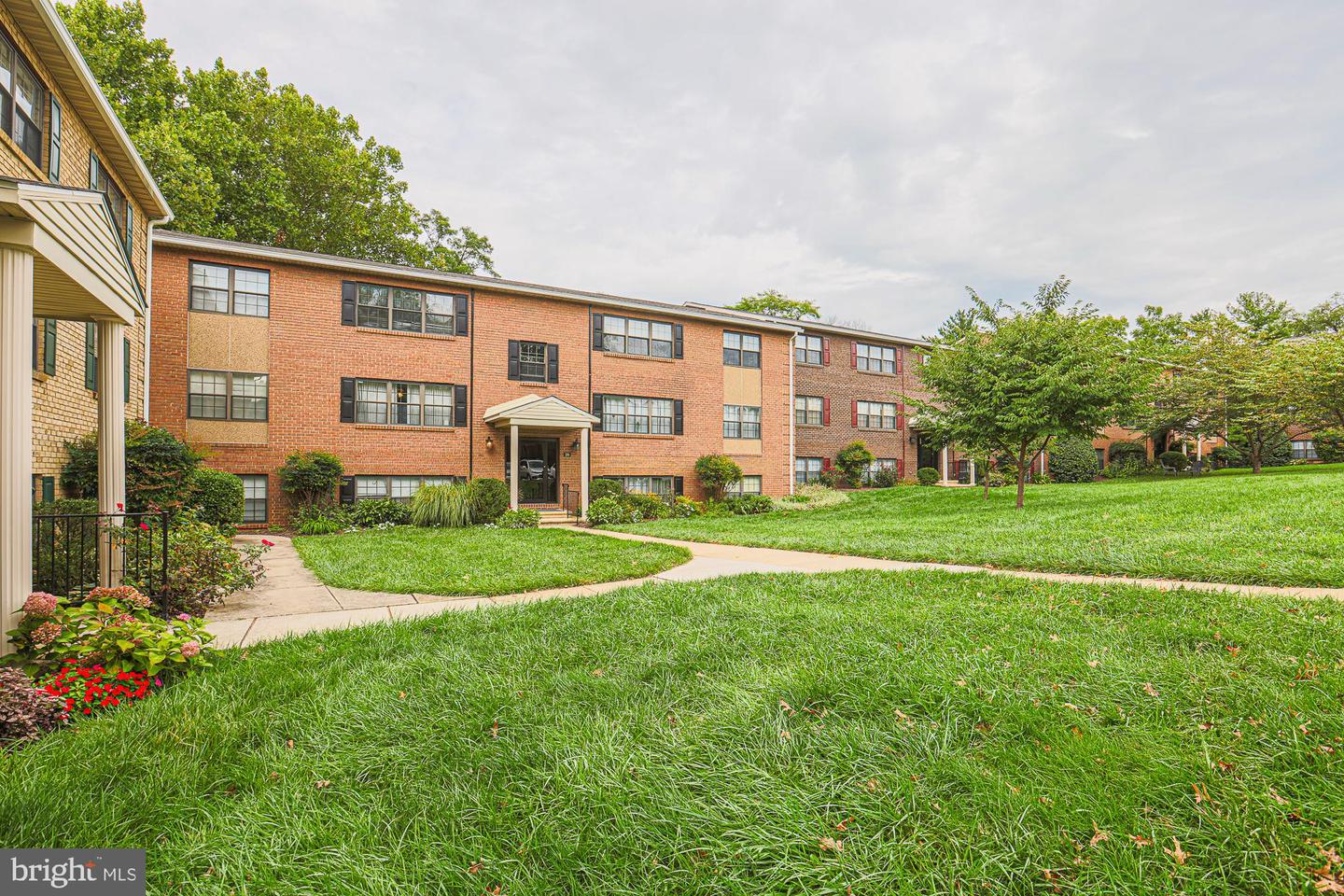 View Towson, MD 21204 condo