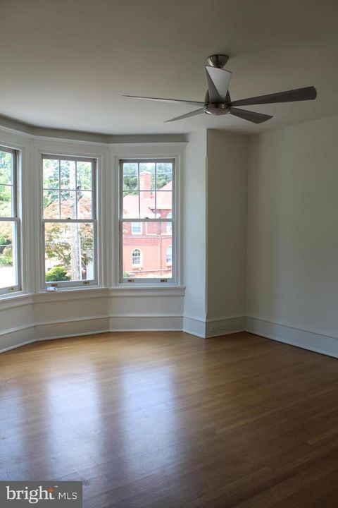 Duplex in Wilmington DE 2106 Bancroft PARKWAY 18.jpg