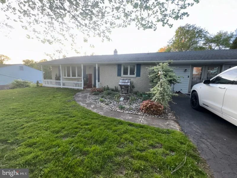 552 S River Road