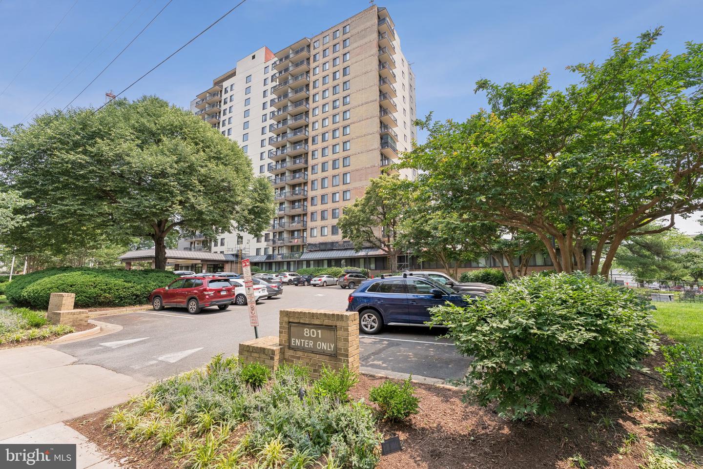 801 N Pitt St #505