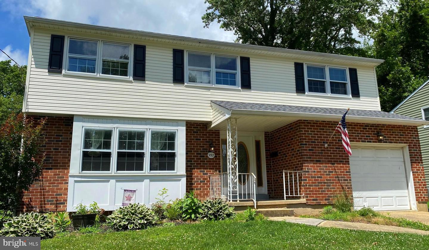 Photo 1 of 23 of 952 Rahway Dr house