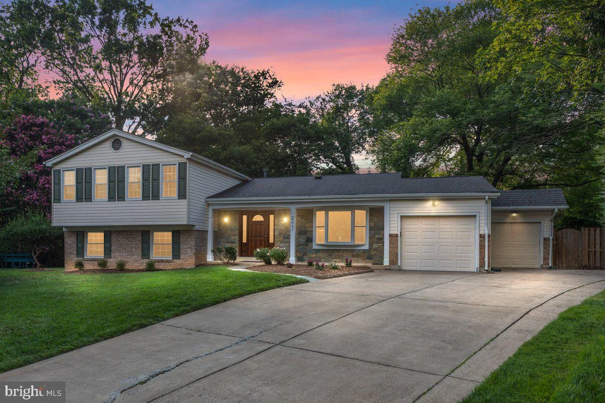 9927 Barnsbury Court
