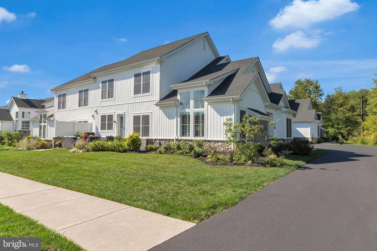 332 Dunhill Way