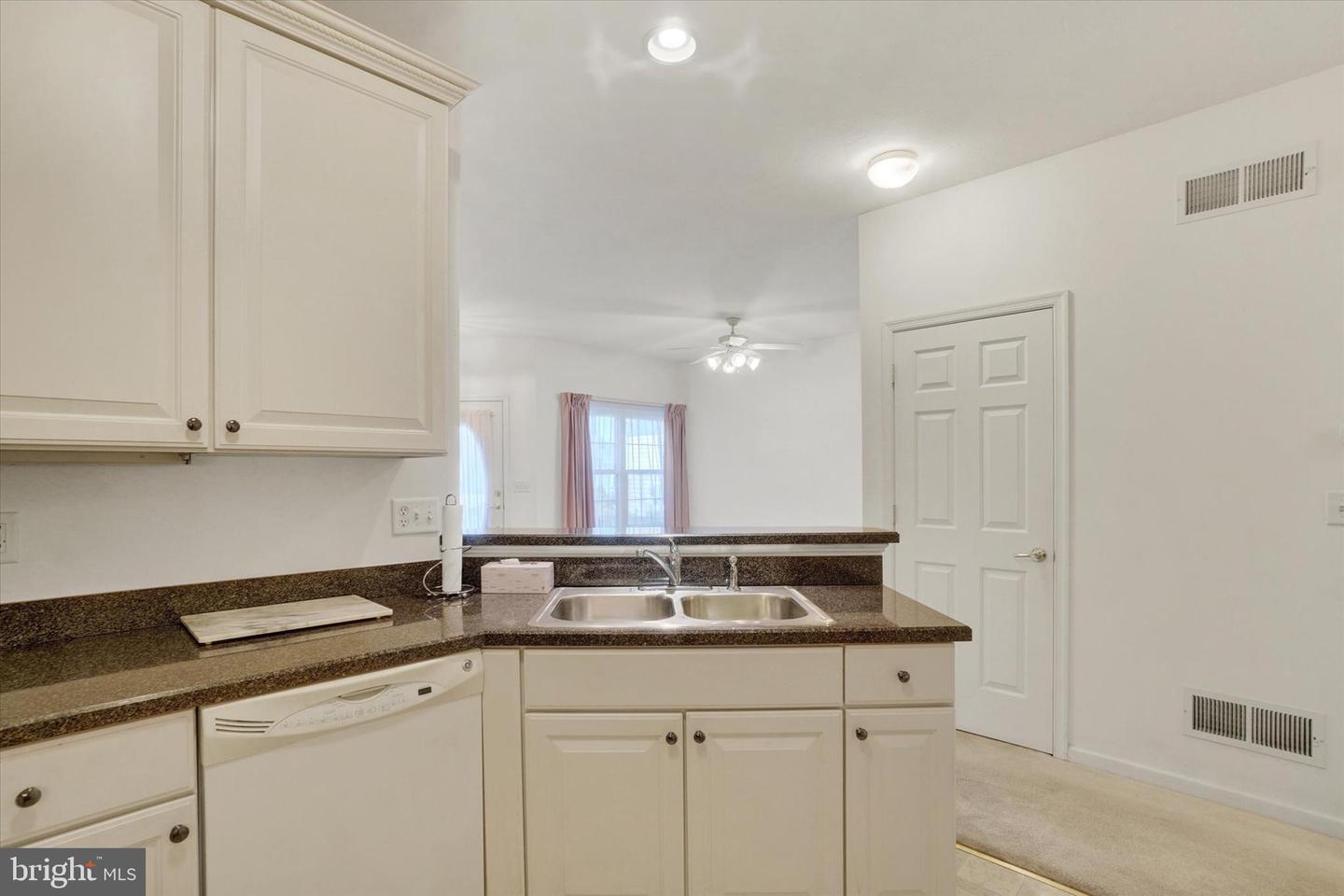 Photo 7 of 26 of 1895 Deerfield Dr townhome